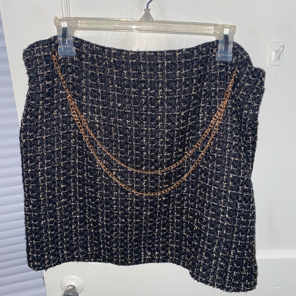 Black Skirt with Hip Chain - Picture 1 of 2